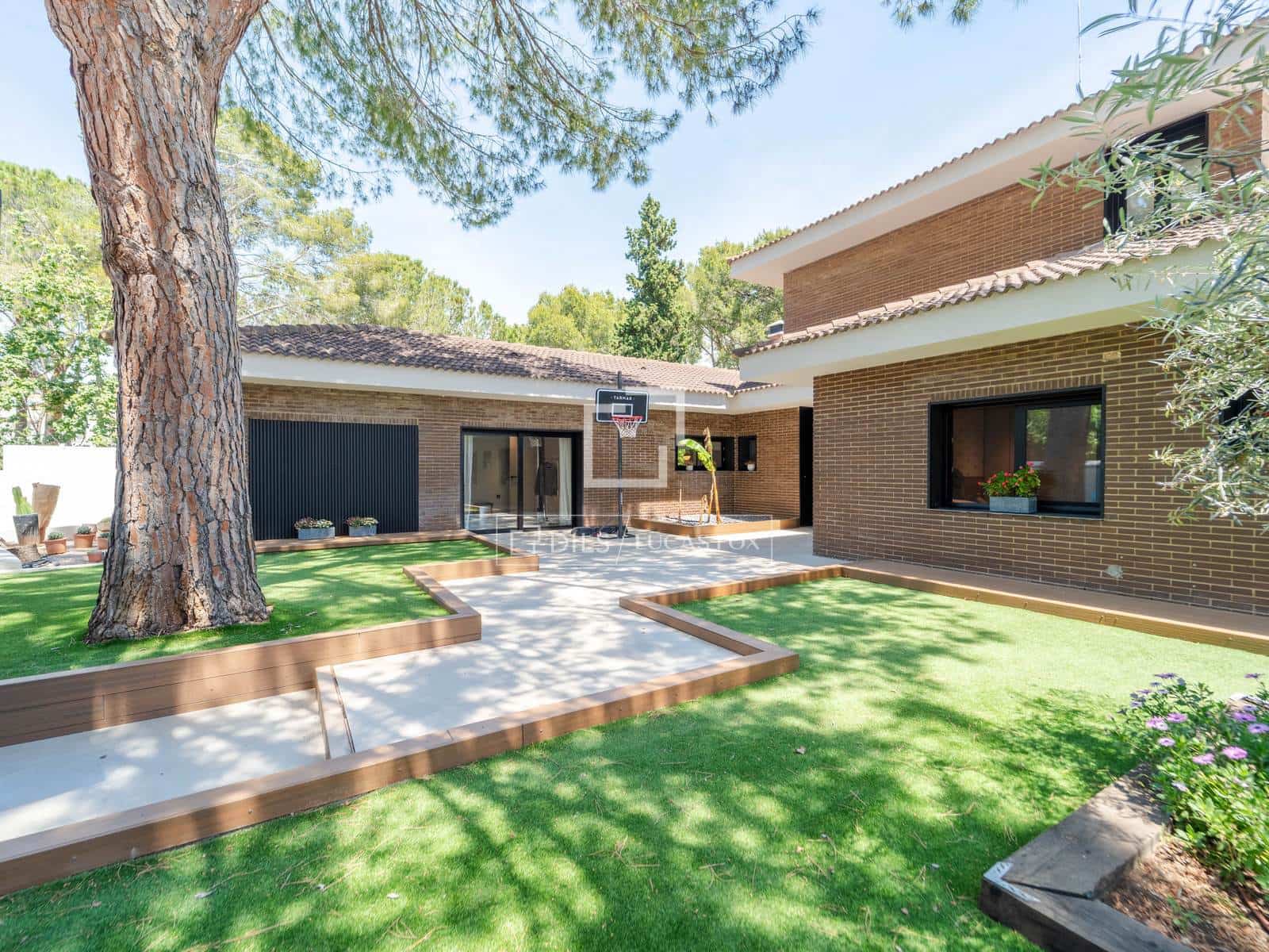 7 soverom Villa til salgs i Godella med svømmebasseng garasje - € 2 750 000 (Ref: 8619258)