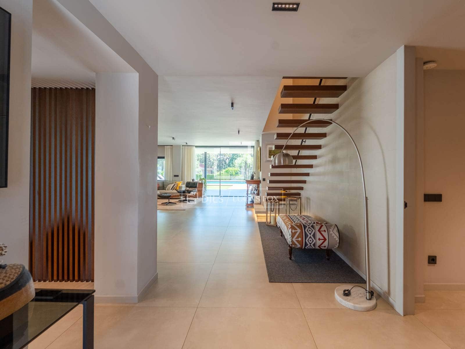 7 bedroom Villa for sale in Godella with pool garage - € 2,750,000 (Ref: 8619258)