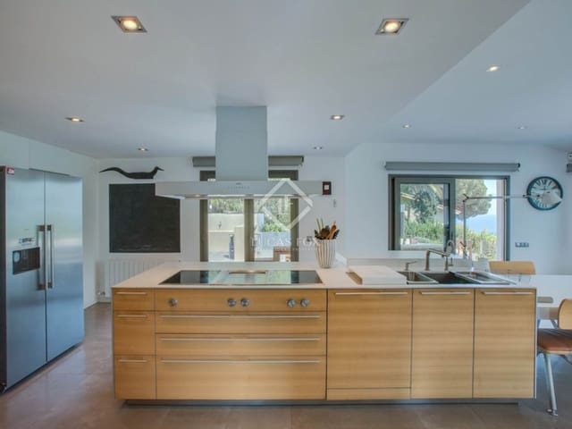 7 slaapkamer Villa te koop in Blanes met zwembad garage - € 1.695.000 (Ref: 8619425)