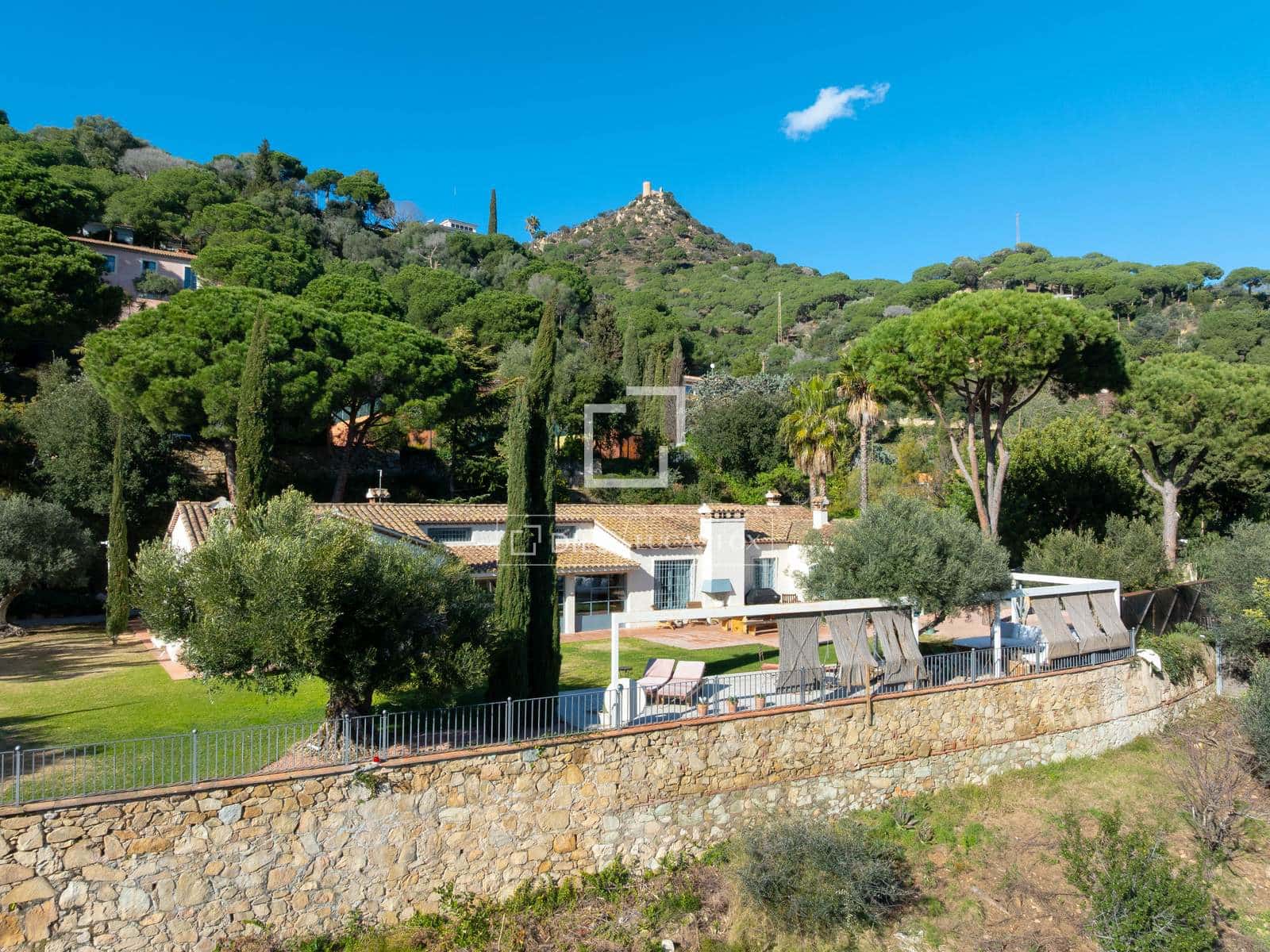 5 sypialnia Willa na sprzedaż w Cabrera de Mar z basenem garażem - 2 650 000 € (Ref: 8623160)