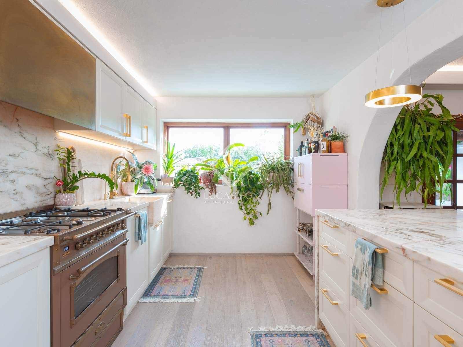 3 soveværelse Villa til salg i Cala Llonga med swimmingpool garage - € 2.350.000 (Ref: 8625920)