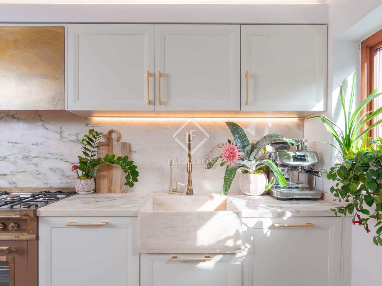 3 soveværelse Villa til salg i Cala Llonga med swimmingpool garage - € 2.350.000 (Ref: 8625920)