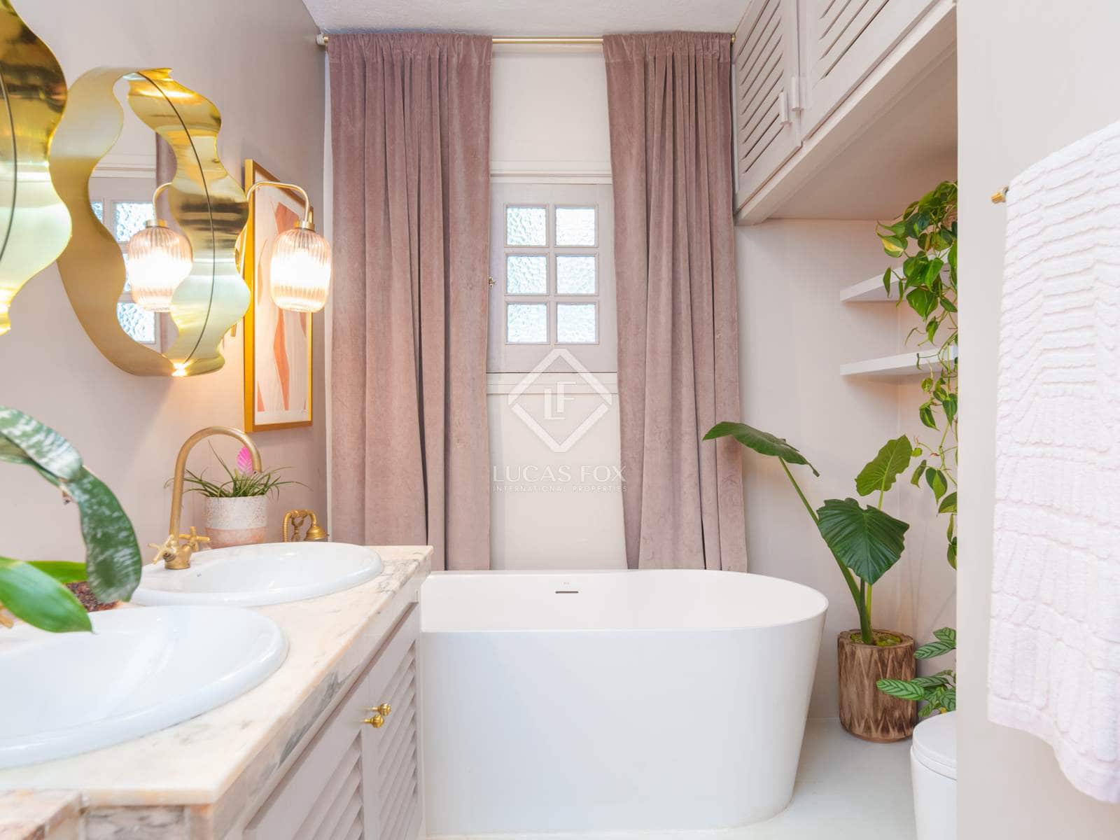 3 soveværelse Villa til salg i Cala Llonga med swimmingpool garage - € 2.350.000 (Ref: 8625920)