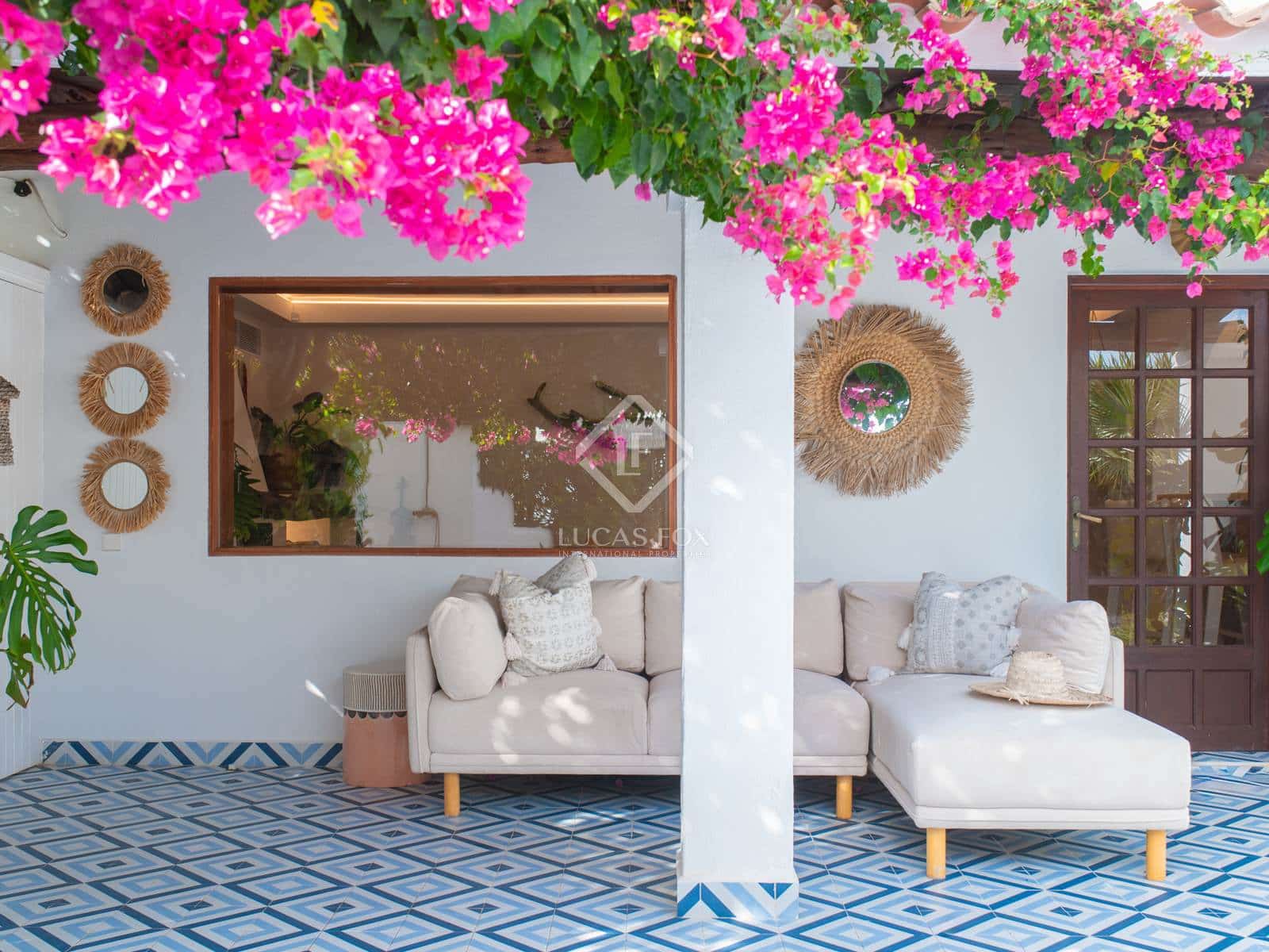 3 soveværelse Villa til salg i Cala Llonga med swimmingpool garage - € 2.350.000 (Ref: 8625920)