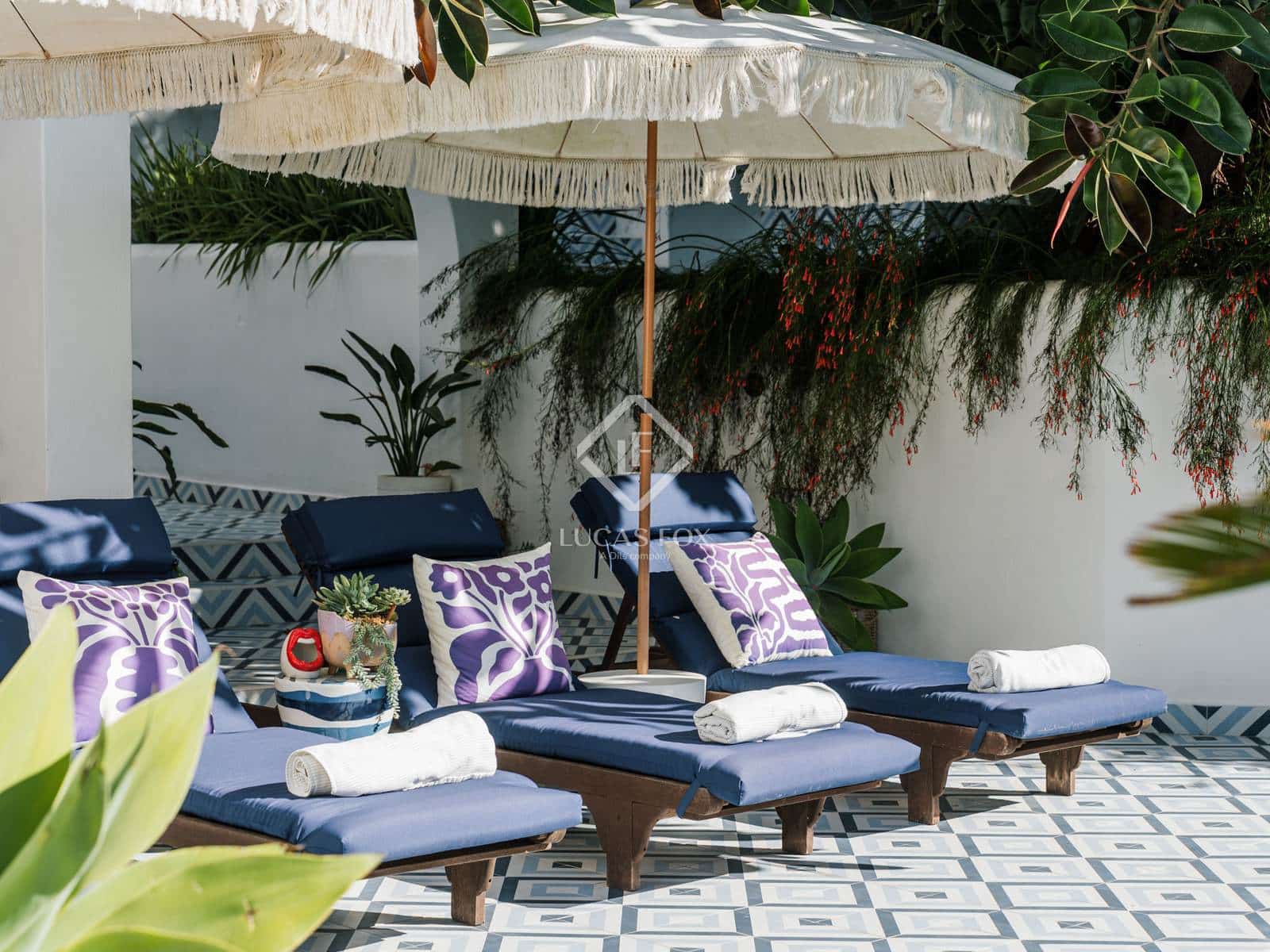 3 soveværelse Villa til salg i Cala Llonga med swimmingpool garage - € 2.350.000 (Ref: 8625920)