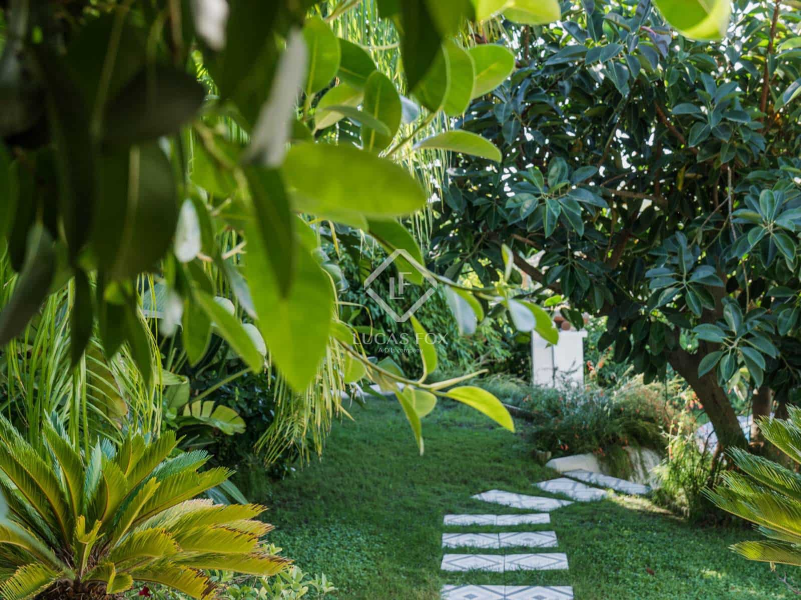 3 soveværelse Villa til salg i Cala Llonga med swimmingpool garage - € 2.350.000 (Ref: 8625920)