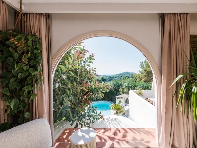 3 Zimmer Villa zu verkaufen in Cala Llonga, Santa Eulalia / Santa Eularia mit Pool Garage - 2.350.000 € (Ref: 8625920)