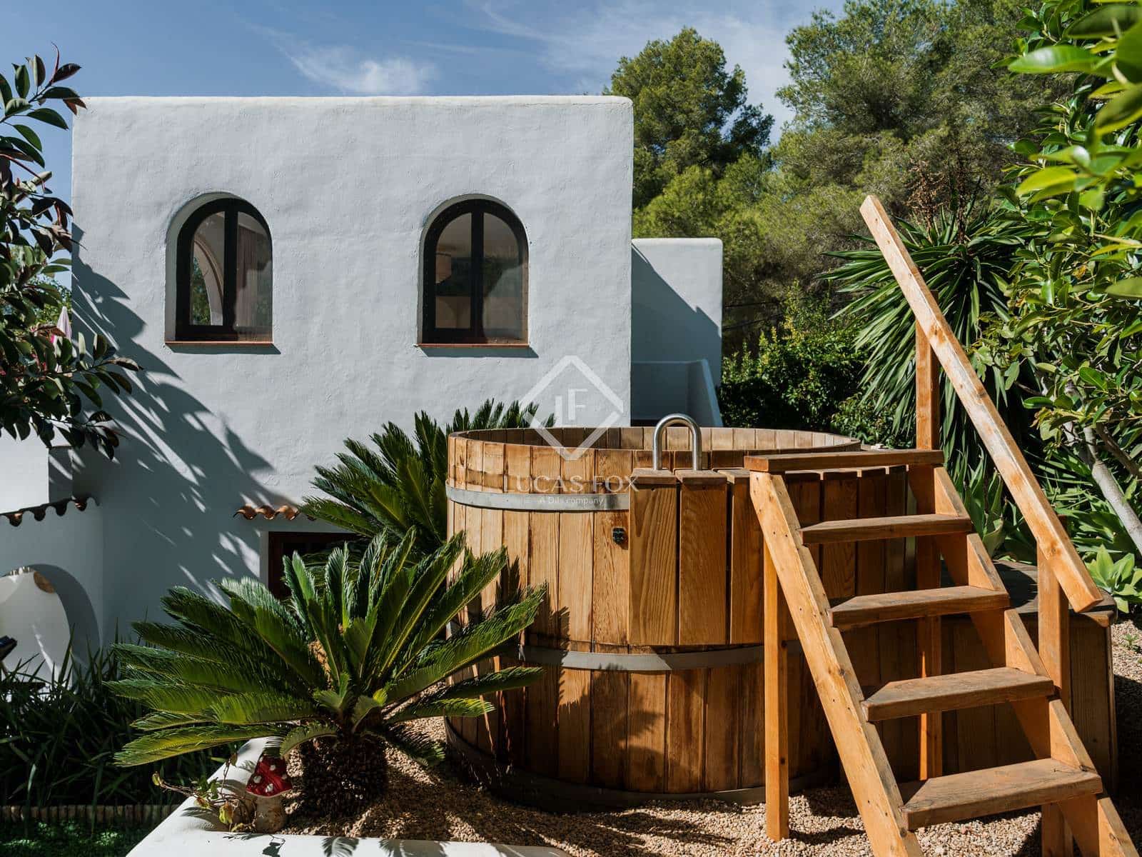 3 soveværelse Villa til salg i Cala Llonga med swimmingpool garage - € 2.350.000 (Ref: 8625920)