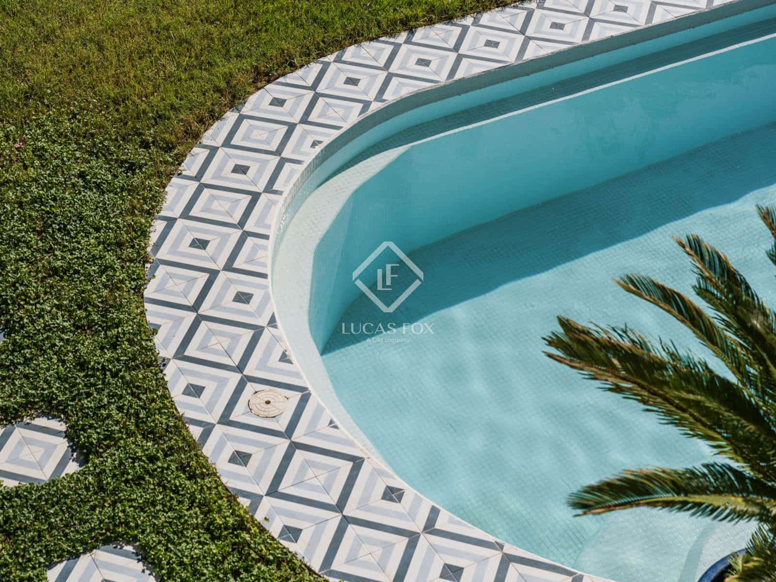 3 soveværelse Villa til salg i Cala Llonga med swimmingpool garage - € 2.350.000 (Ref: 8625920)