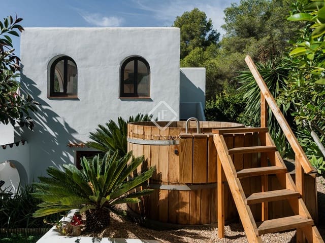 3 Zimmer Villa zu verkaufen in Cala Llonga, Santa Eulalia / Santa Eularia mit Pool Garage - 2.350.000 € (Ref: 8625920)