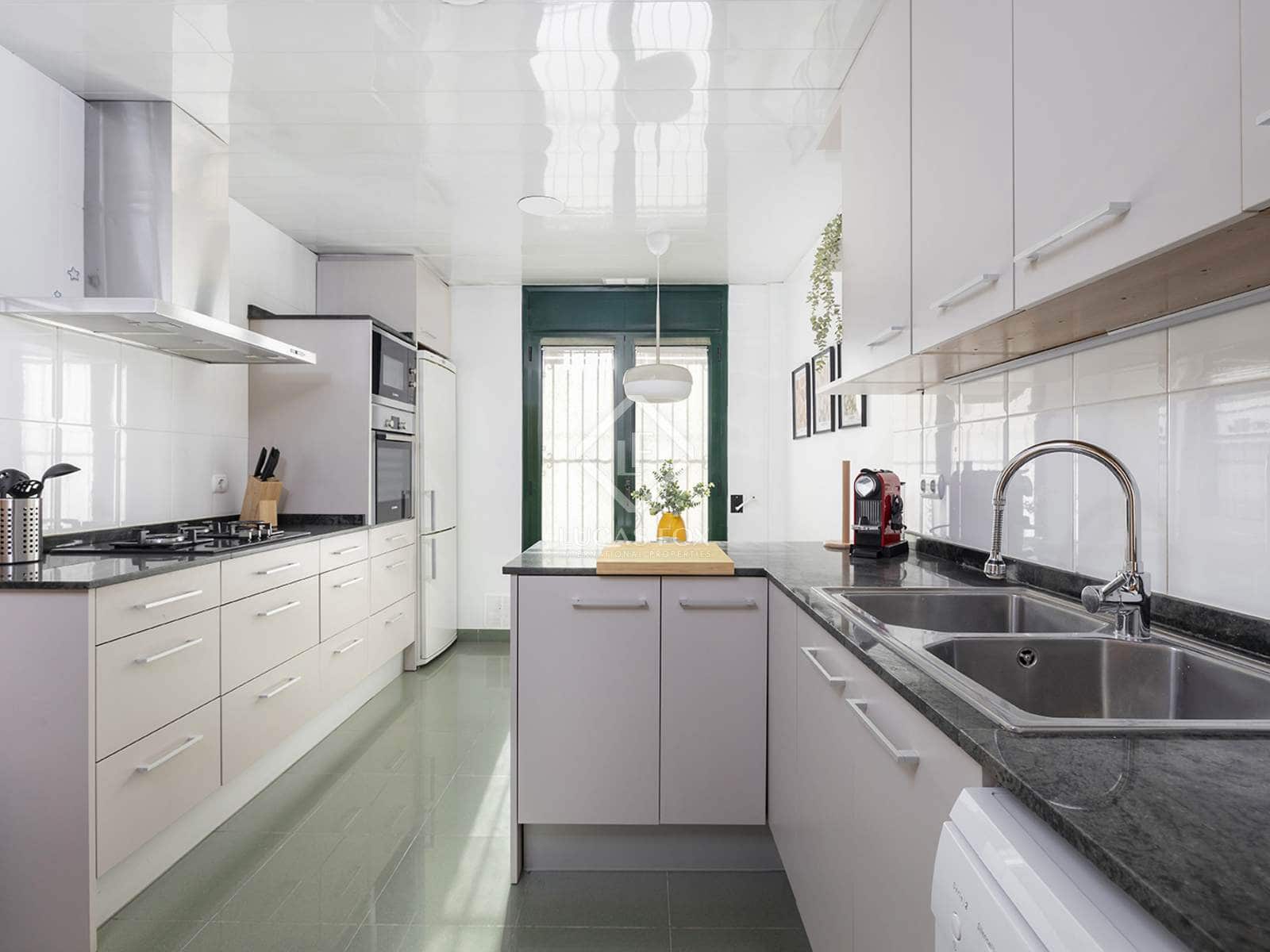 3 bedroom Villa for rent in Barcelona city - € 3,395 (Ref: 8626086)