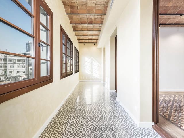 3 soveværelse Lejlighed til salg i Barcelona by - € 1.100.000 (Ref: 8628465)