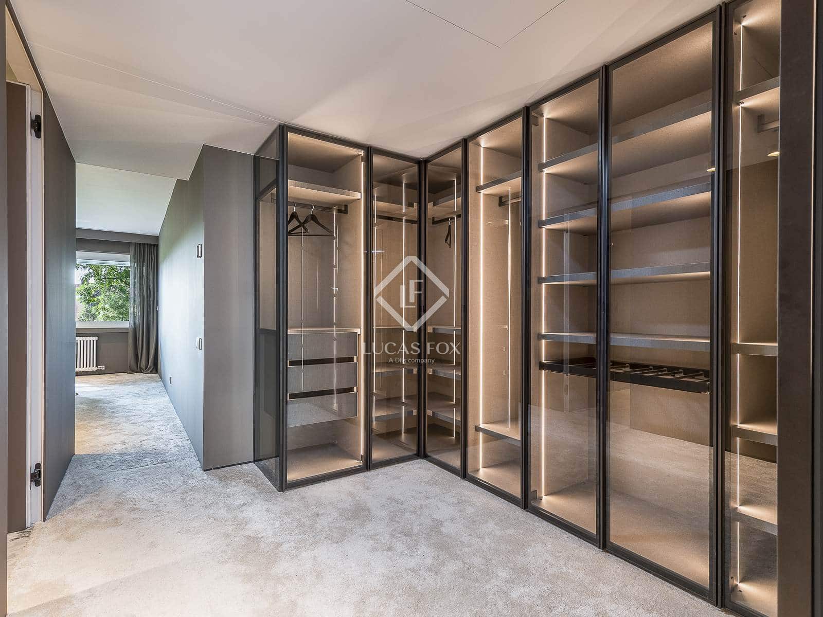 6 slaapkamer Appartement te koop in Barcelona stad met garage - € 2.800.000 (Ref: 8628466)