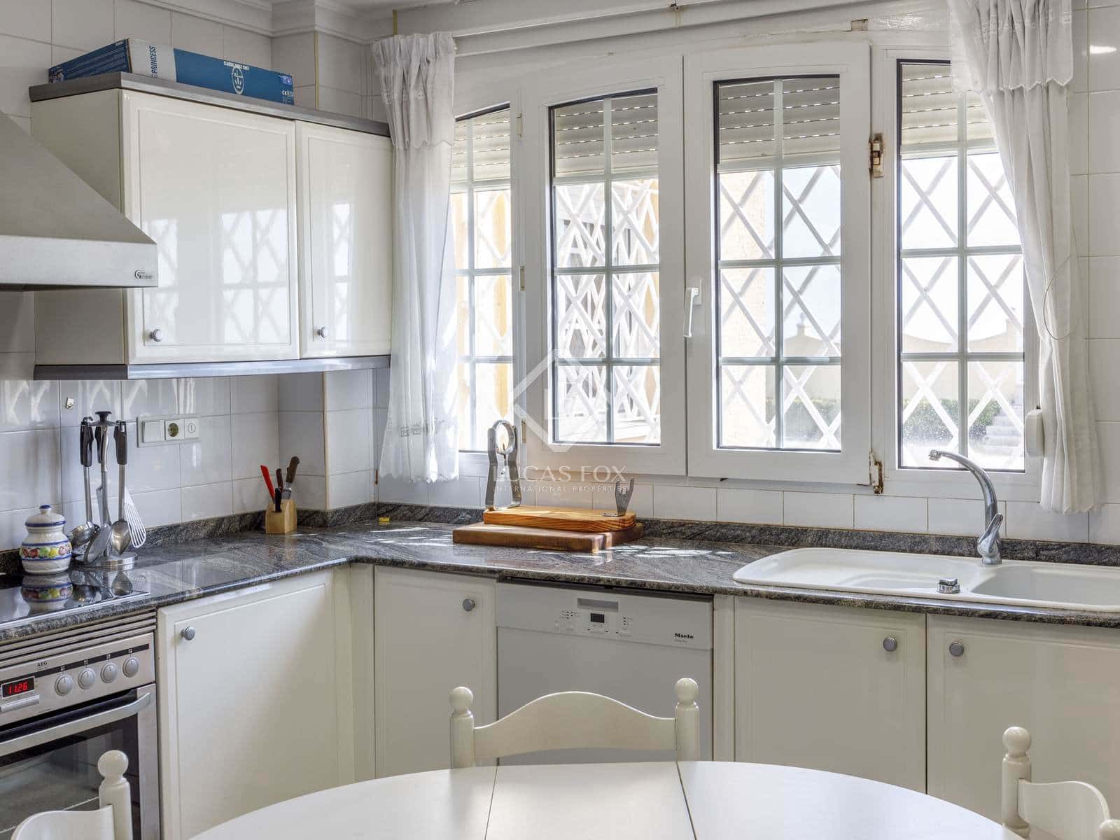 4 soveværelse Villa til salg i Cullera med garage - € 850.000 (Ref: 8633758)