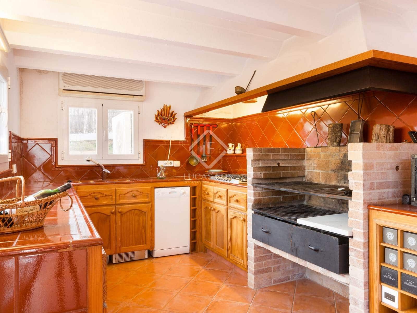 5 bedroom Villa for rent in Ciutadella de Menorca with pool garage - € 3,750 (Ref: 8635294)