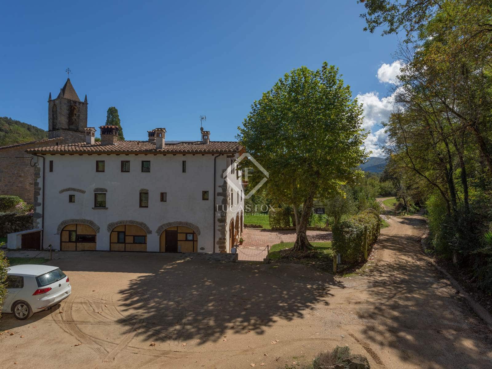 10 soveværelse Finca/Landehus til salg i Sant Feliu de Pallerols med swimmingpool garage - € 1.400.000 (Ref: 8635910)