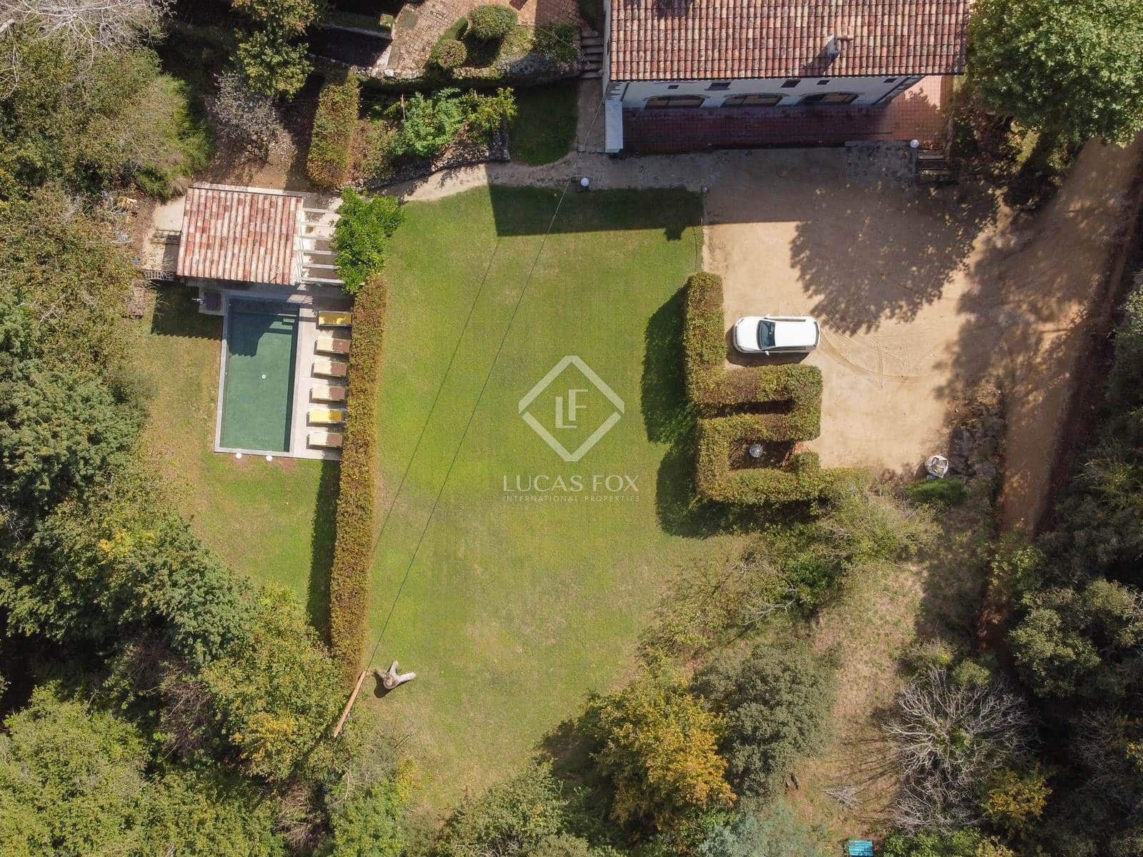 10 soveværelse Finca/Landehus til salg i Sant Feliu de Pallerols med swimmingpool garage - € 1.400.000 (Ref: 8635910)