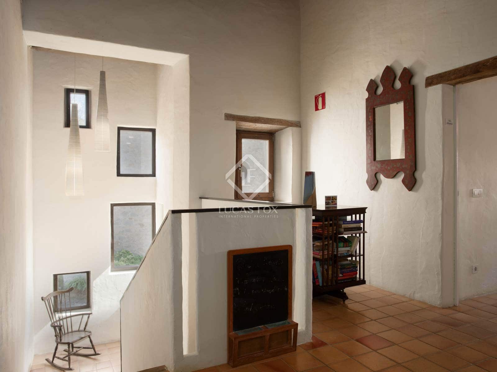 10 soveværelse Finca/Landehus til salg i Sant Feliu de Pallerols med swimmingpool garage - € 1.400.000 (Ref: 8635910)