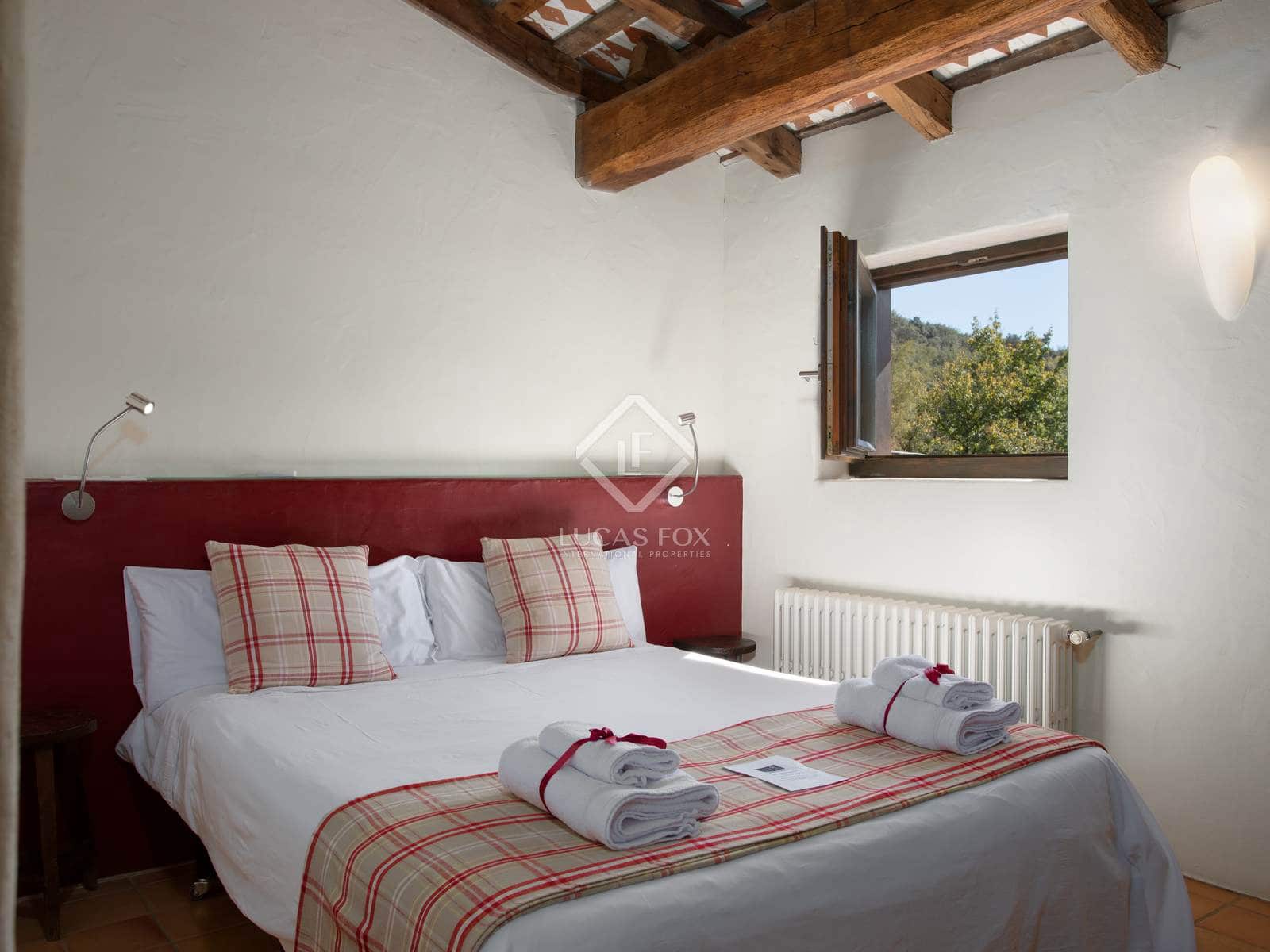 10 soveværelse Finca/Landehus til salg i Sant Feliu de Pallerols med swimmingpool garage - € 1.400.000 (Ref: 8635910)