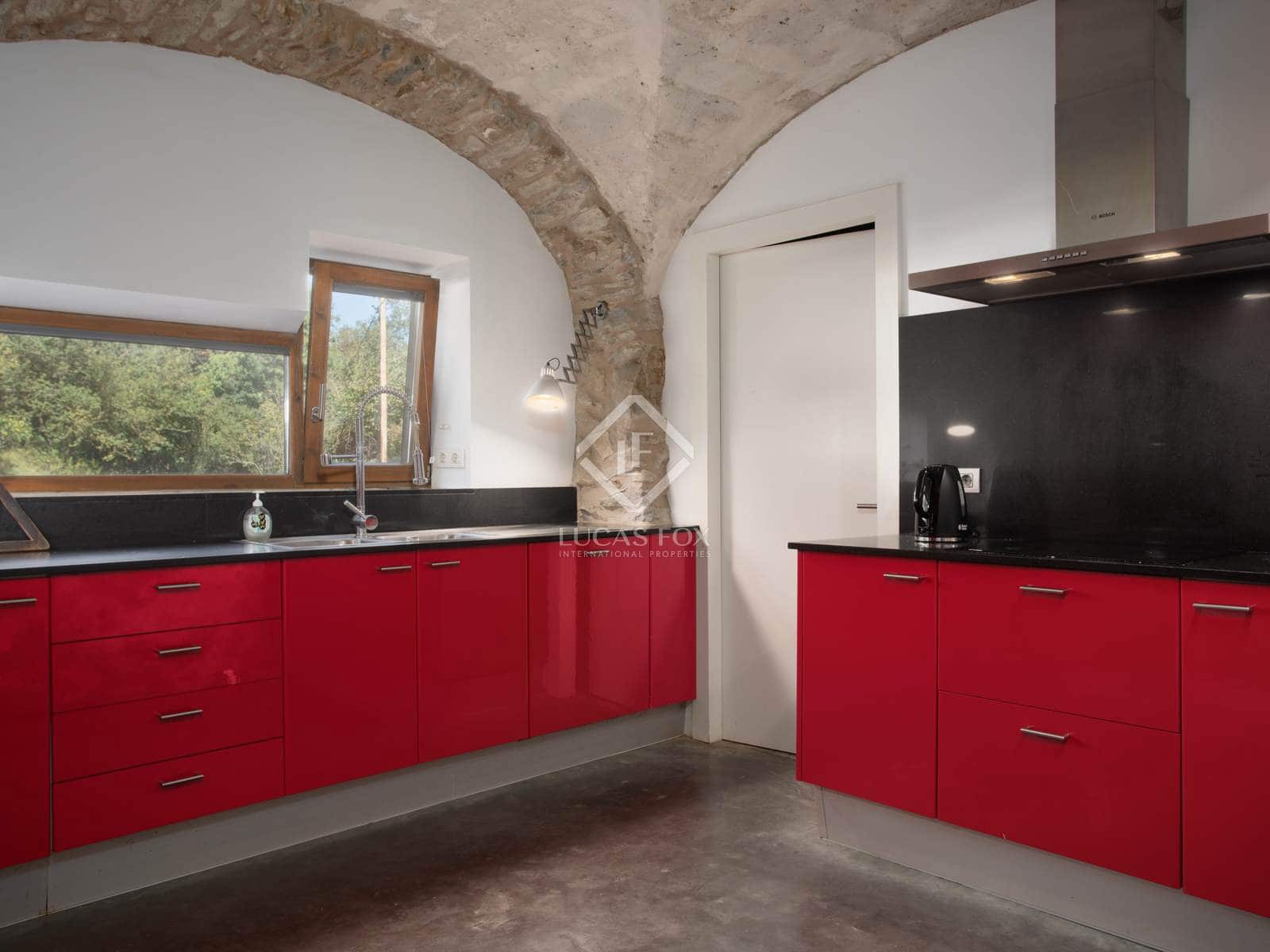 10 soveværelse Finca/Landehus til salg i Sant Feliu de Pallerols med swimmingpool garage - € 1.400.000 (Ref: 8635910)