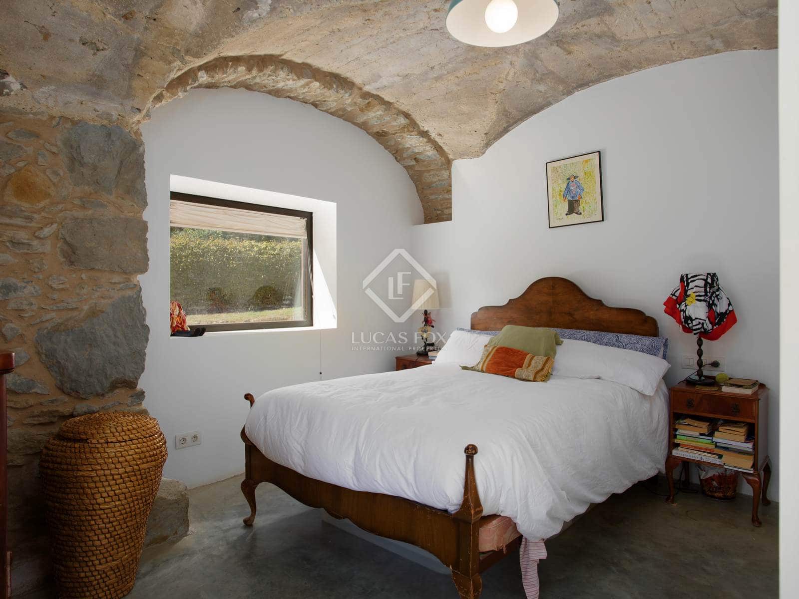 10 soveværelse Finca/Landehus til salg i Sant Feliu de Pallerols med swimmingpool garage - € 1.400.000 (Ref: 8635910)