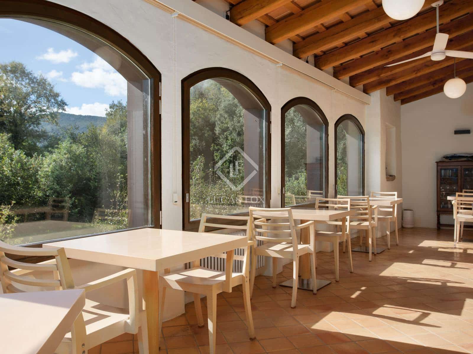 10 soveværelse Finca/Landehus til salg i Sant Feliu de Pallerols med swimmingpool garage - € 1.400.000 (Ref: 8635910)