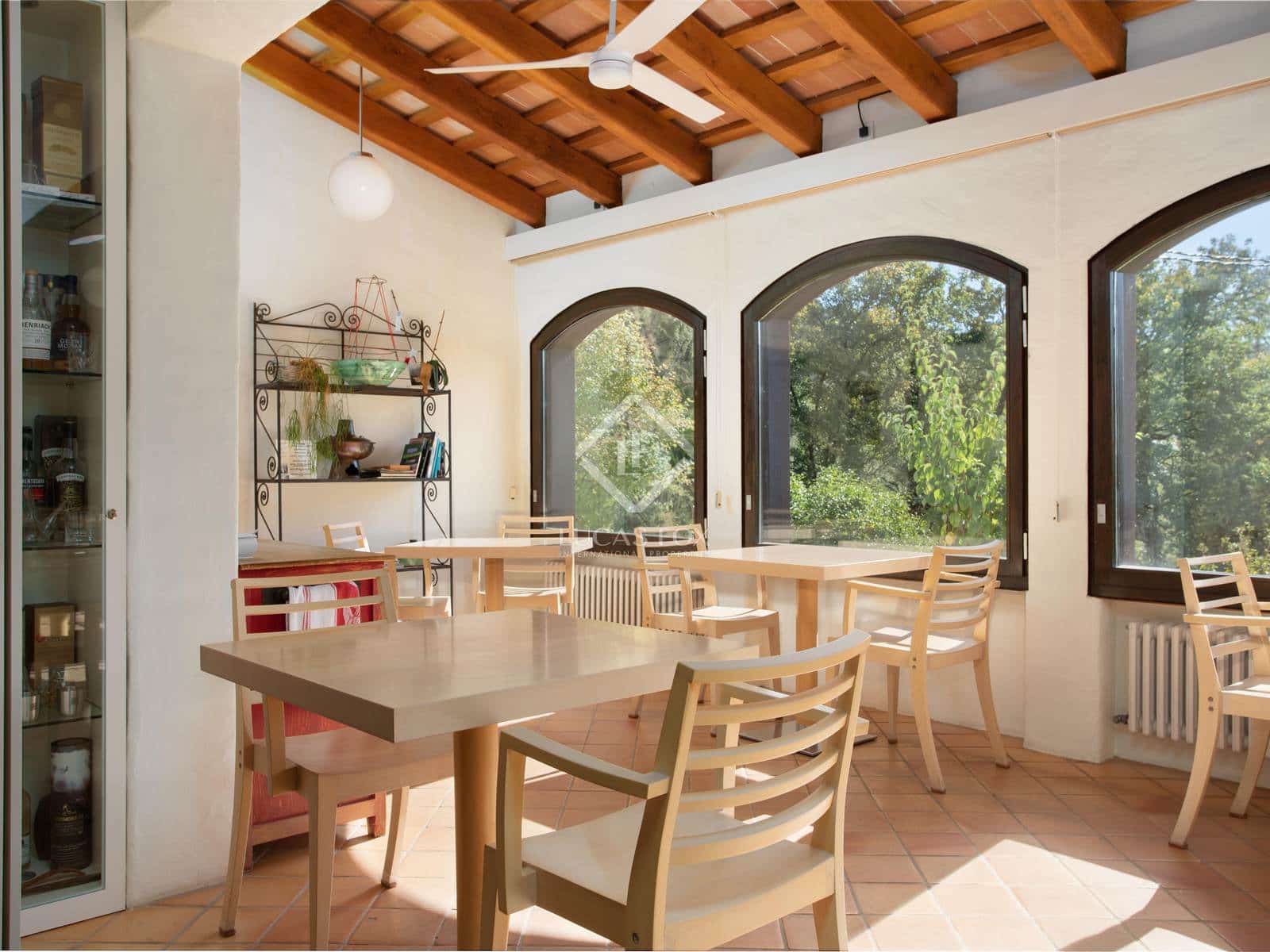 10 soveværelse Finca/Landehus til salg i Sant Feliu de Pallerols med swimmingpool garage - € 1.400.000 (Ref: 8635910)