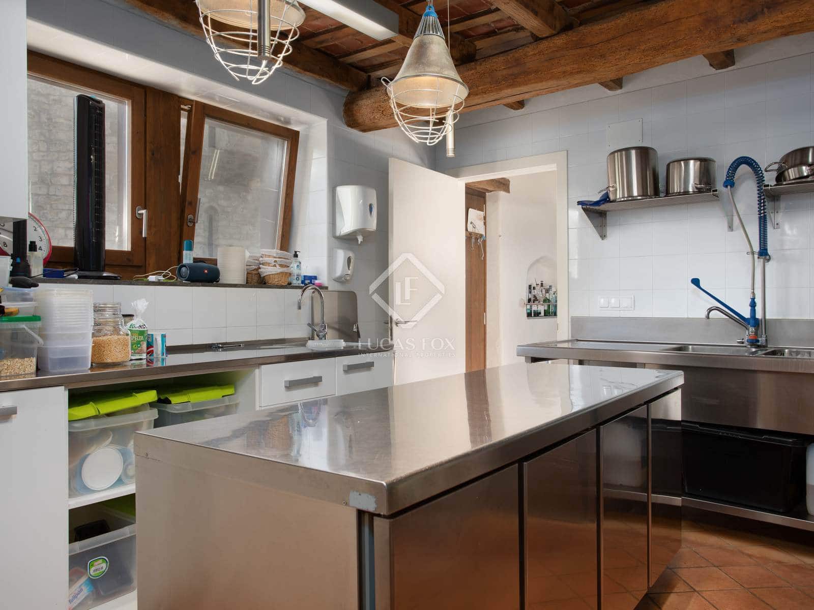 10 soveværelse Finca/Landehus til salg i Sant Feliu de Pallerols med swimmingpool garage - € 1.400.000 (Ref: 8635910)