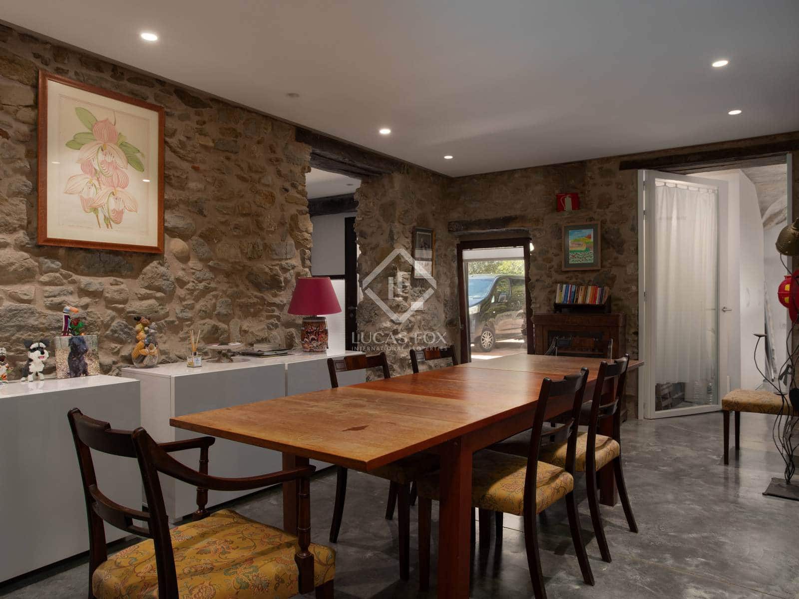 10 soveværelse Finca/Landehus til salg i Sant Feliu de Pallerols med swimmingpool garage - € 1.400.000 (Ref: 8635910)