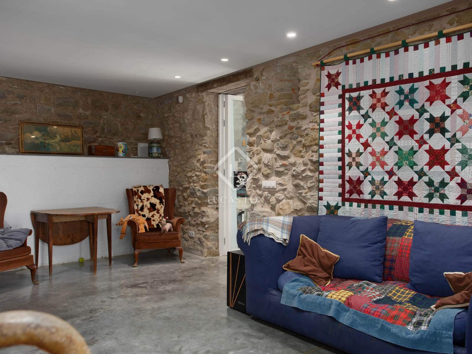 10 soveværelse Finca/Landehus til salg i Sant Feliu de Pallerols med swimmingpool garage - € 1.400.000 (Ref: 8635910)