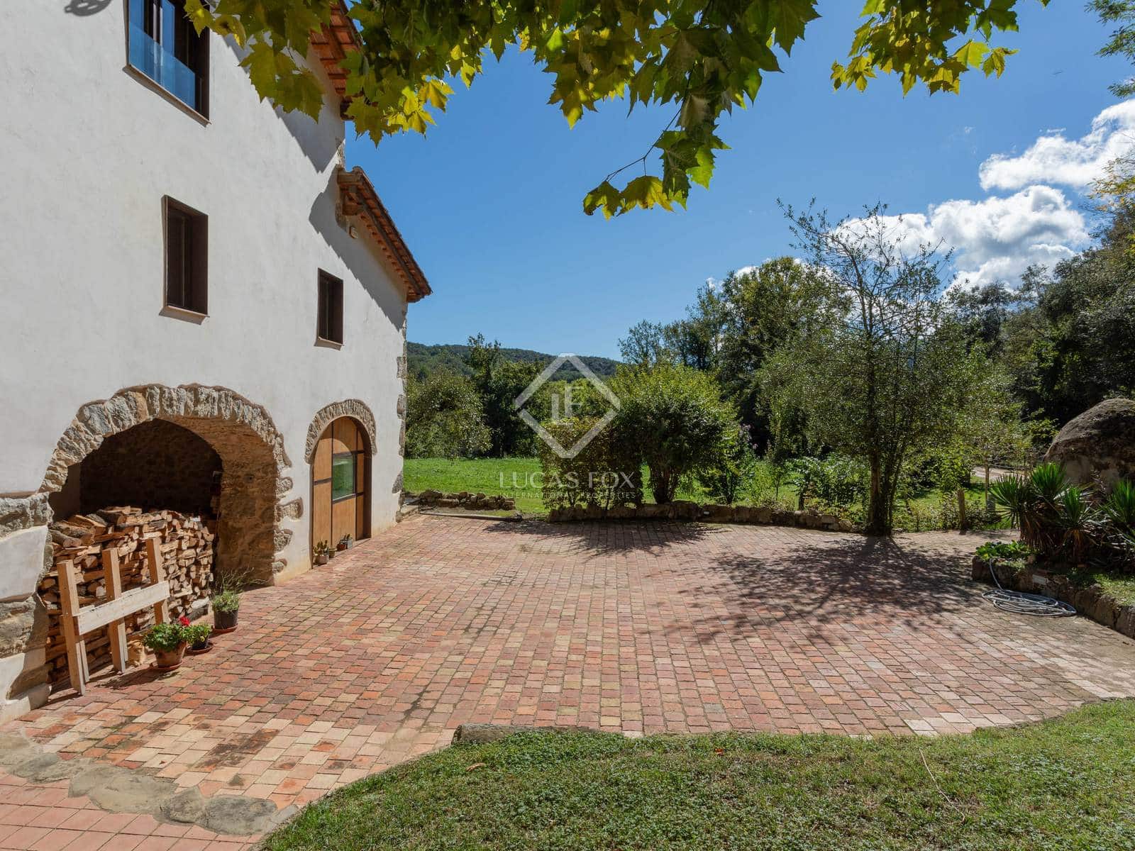 10 soveværelse Finca/Landehus til salg i Sant Feliu de Pallerols med swimmingpool garage - € 1.400.000 (Ref: 8635910)