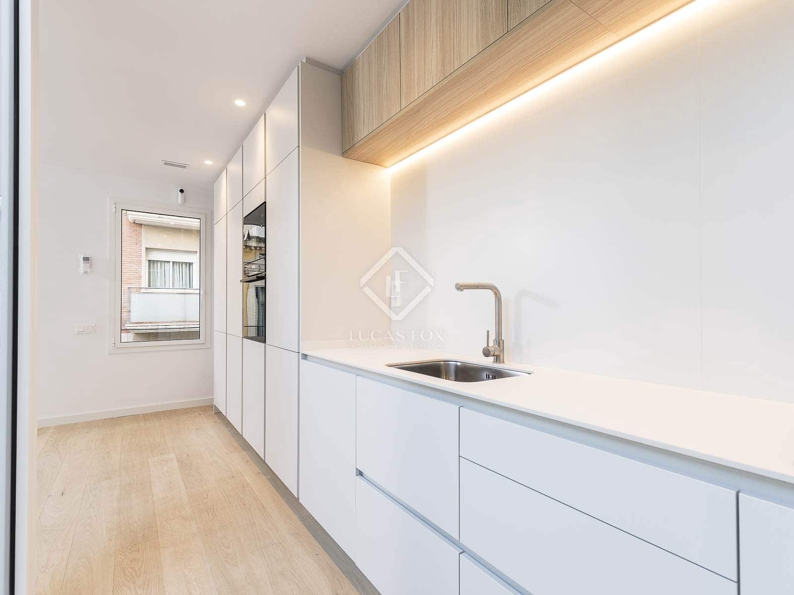 4 slaapkamer Appartement te koop in Barcelona stad - € 890.000 (Ref: 8639974)