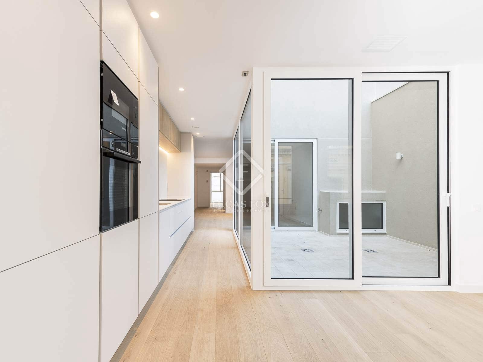 4 slaapkamer Appartement te koop in Barcelona stad - € 890.000 (Ref: 8639974)