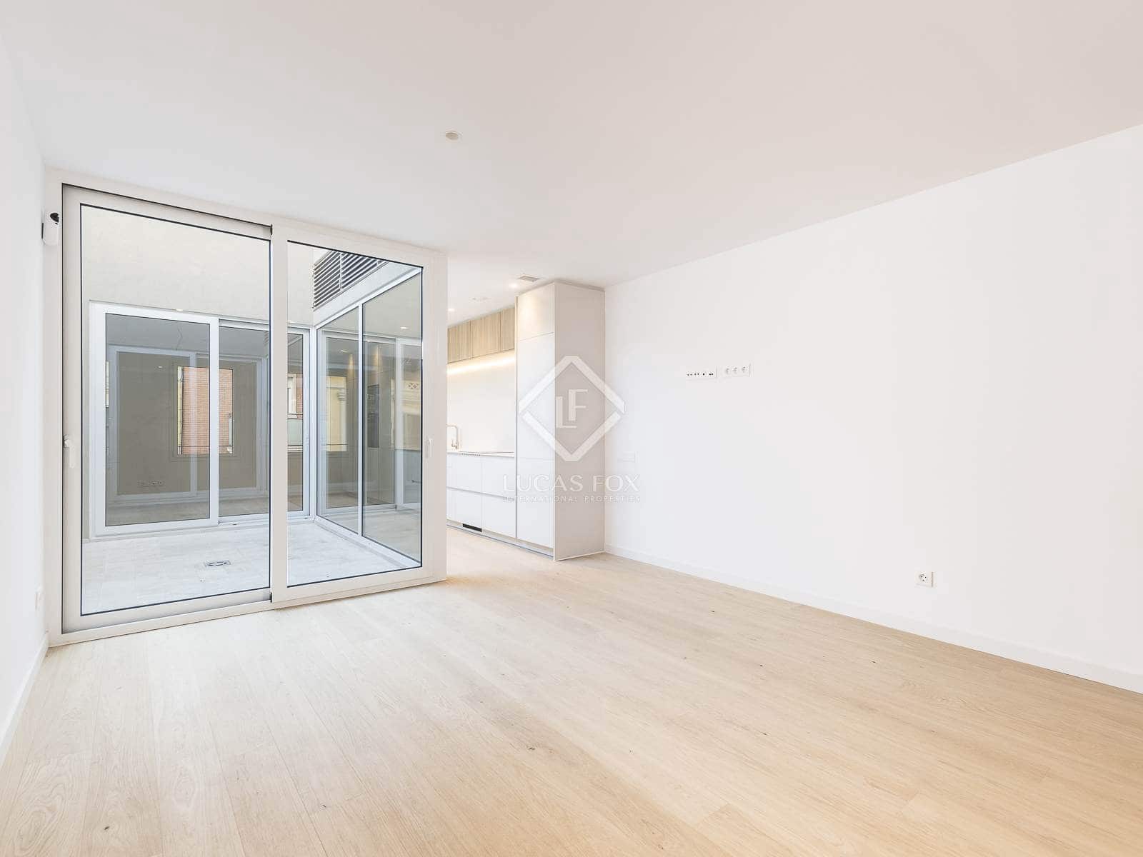 4 slaapkamer Appartement te koop in Barcelona stad - € 890.000 (Ref: 8639974)