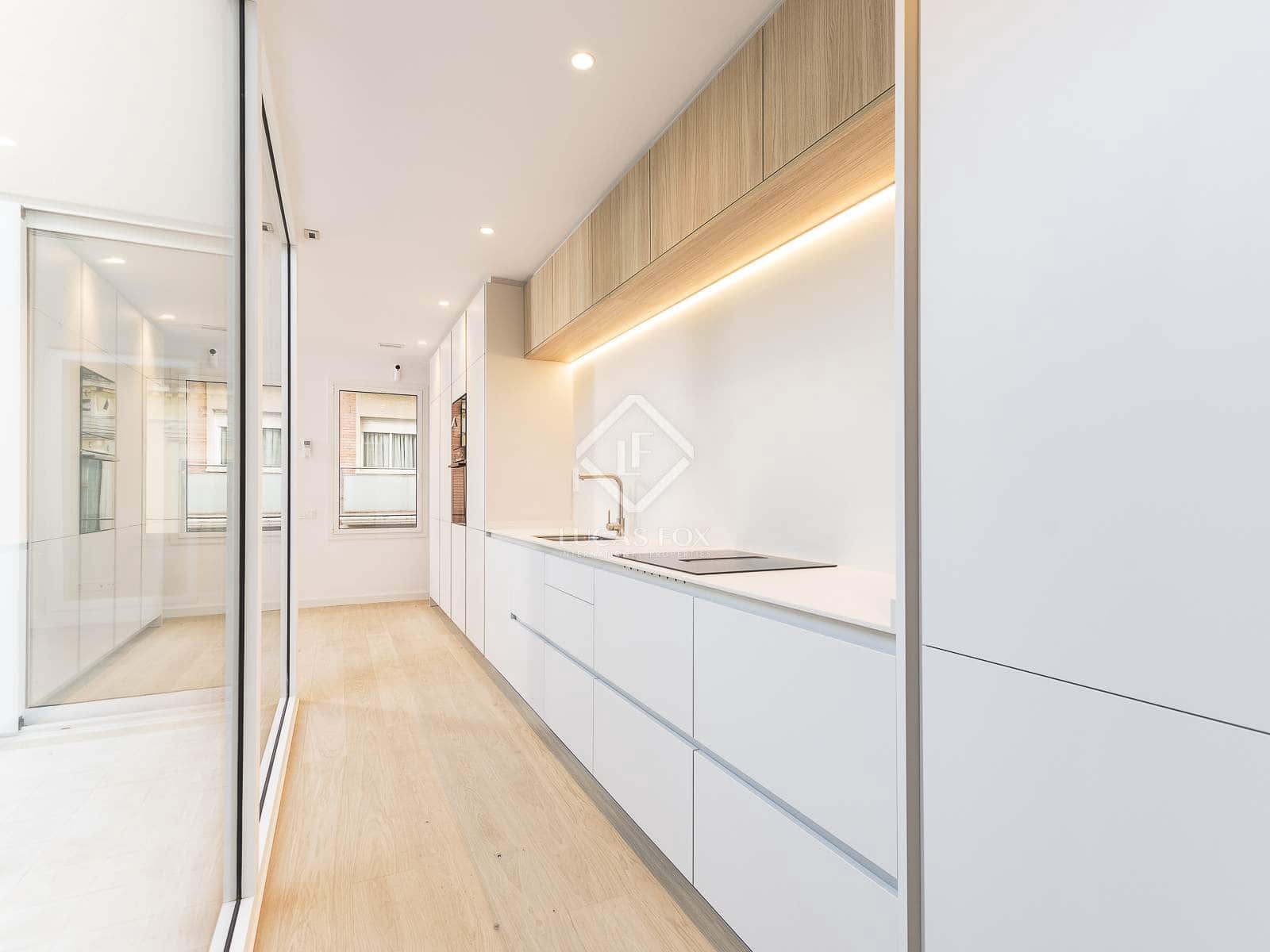 4 slaapkamer Appartement te koop in Barcelona stad - € 890.000 (Ref: 8639974)