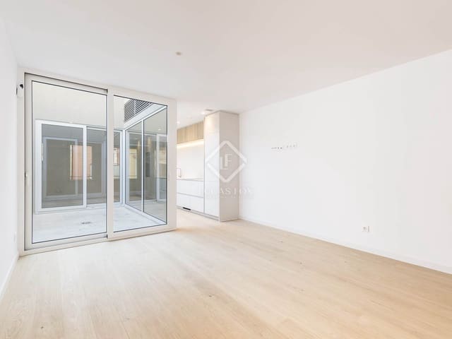 4 slaapkamer Appartement te koop in Barcelona stad - € 890.000 (Ref: 8639974)