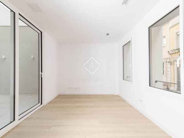 4 slaapkamer Appartement te koop in Barcelona stad - € 890.000 (Ref: 8639974)