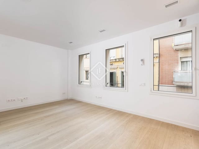 4 slaapkamer Appartement te koop in Barcelona stad - € 890.000 (Ref: 8639974)