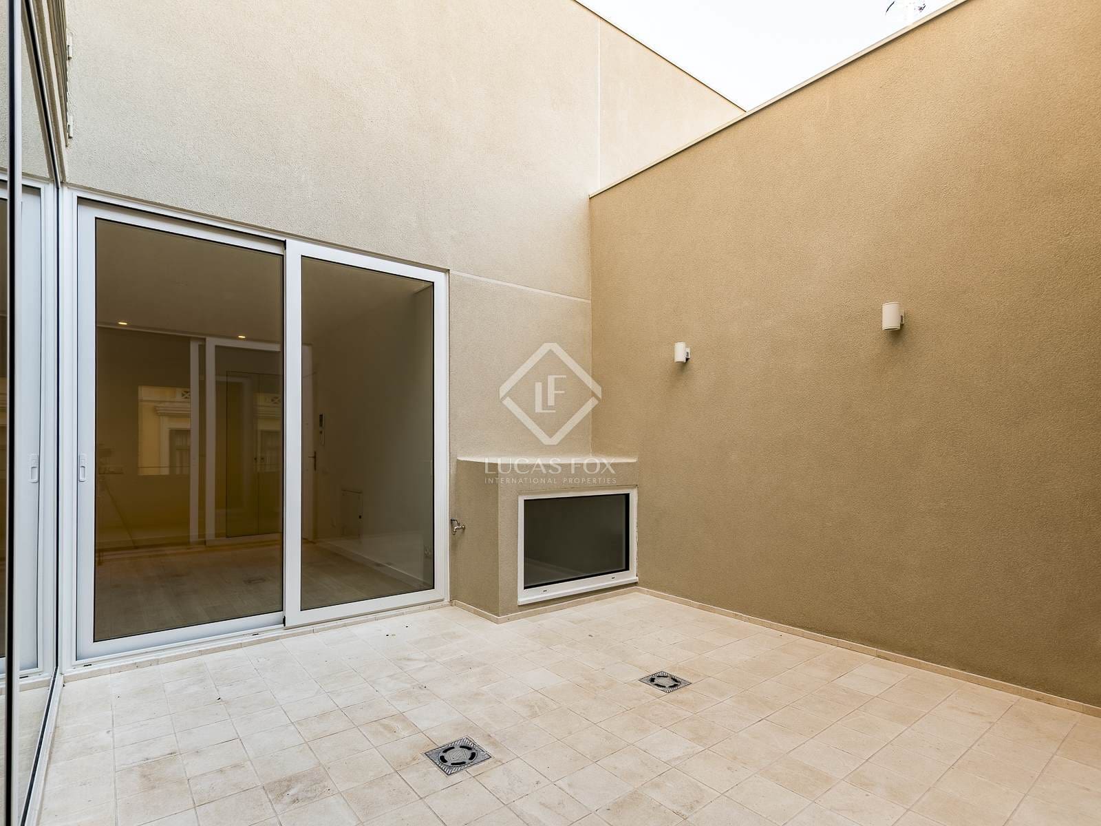 4 slaapkamer Appartement te koop in Barcelona stad - € 890.000 (Ref: 8639974)