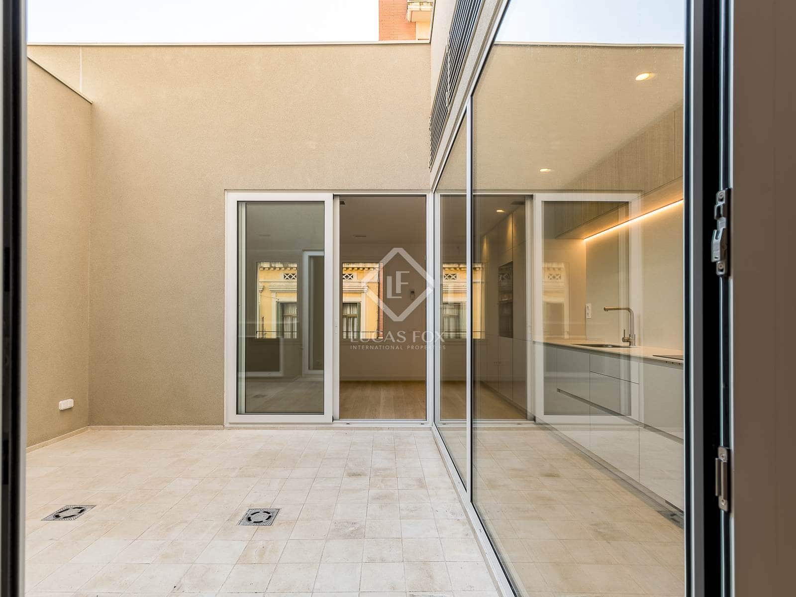 4 slaapkamer Appartement te koop in Barcelona stad - € 890.000 (Ref: 8639974)