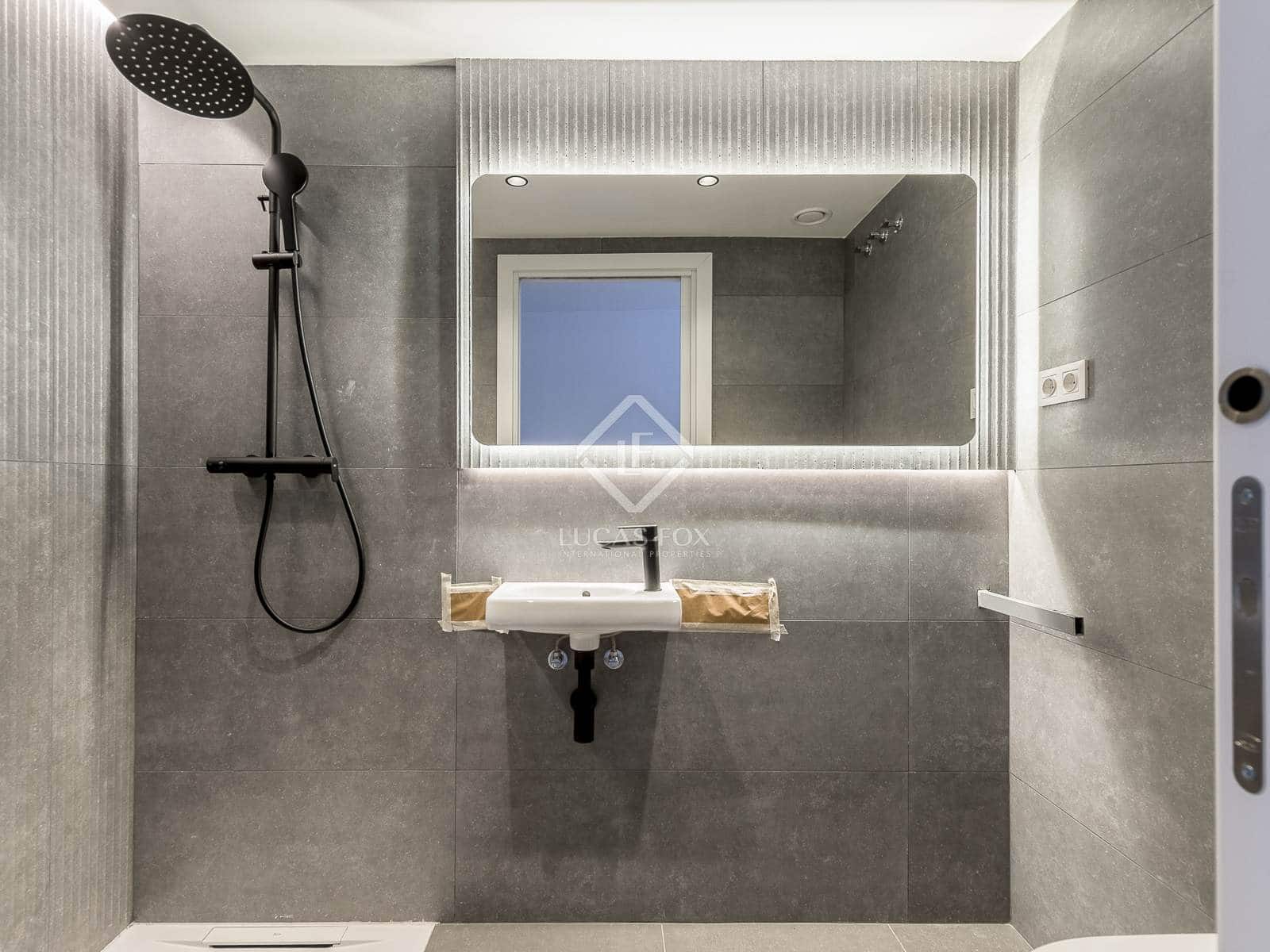 4 slaapkamer Appartement te koop in Barcelona stad - € 890.000 (Ref: 8639974)