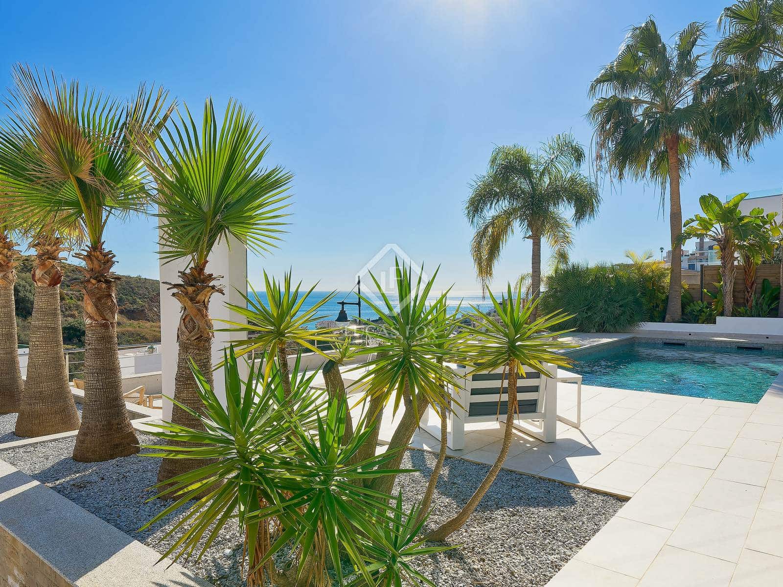 5 chambre Villa/Maison à vendre à Torrox avec piscine garage - 995 000 € (Ref: 8640429)