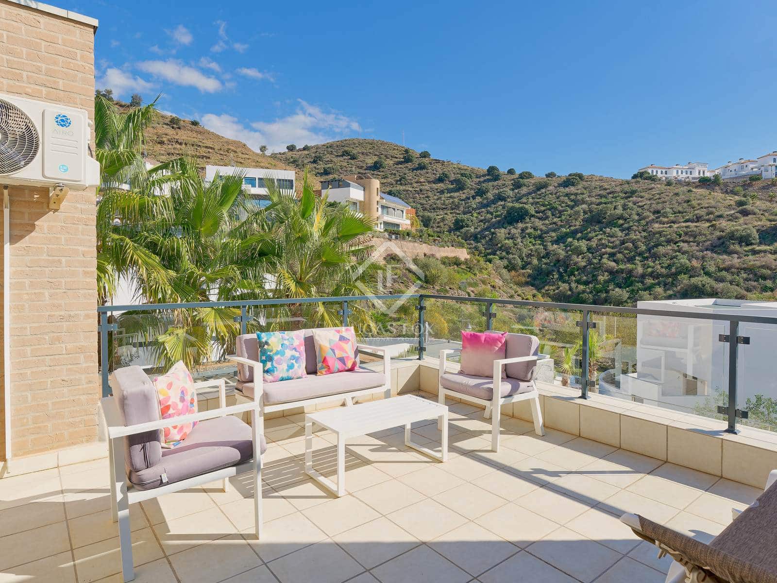 5 chambre Villa/Maison à vendre à Torrox avec piscine garage - 995 000 € (Ref: 8640429)