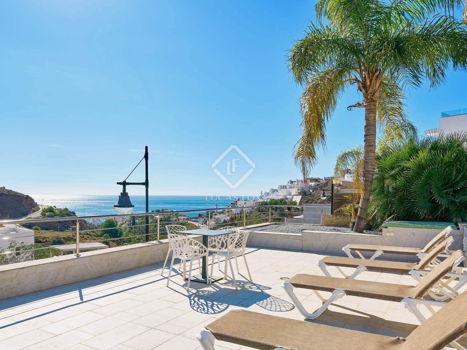 5 chambre Villa/Maison à vendre à Torrox avec piscine garage - 995 000 € (Ref: 8640429)