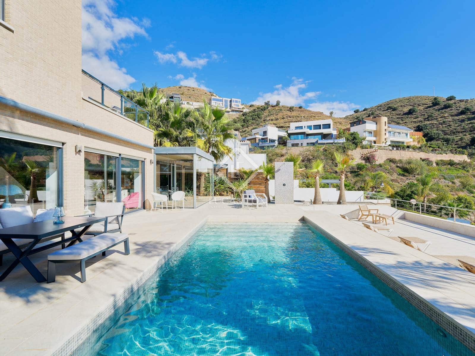 5 chambre Villa/Maison à vendre à Torrox avec piscine garage - 995 000 € (Ref: 8640429)