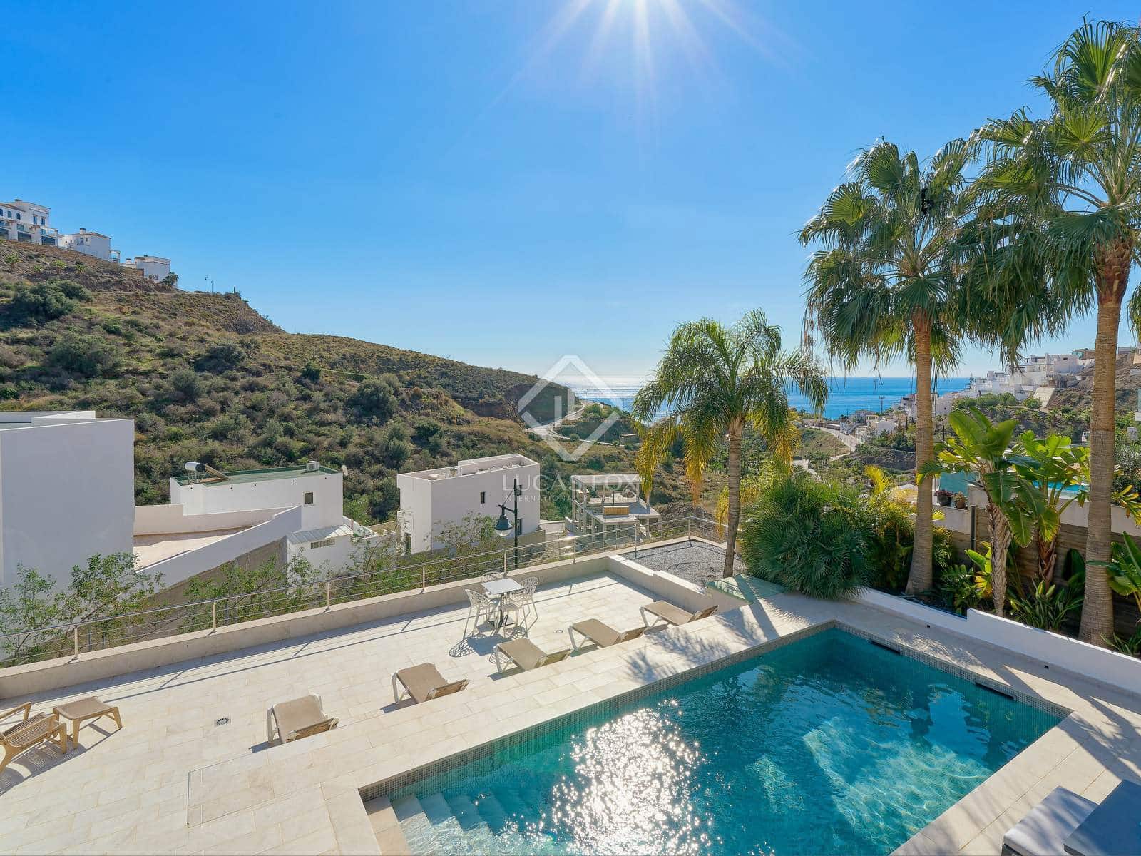 5 chambre Villa/Maison à vendre à Torrox avec piscine garage - 995 000 € (Ref: 8640429)