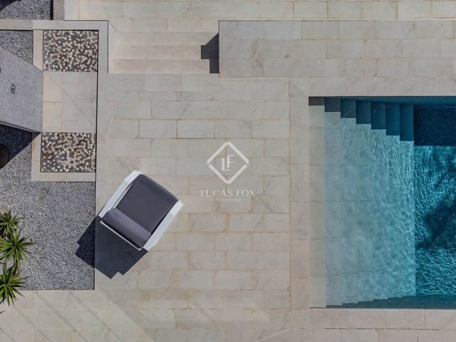 5 sypialnia Willa na sprzedaż w Torrox z basenem garażem - 995 000 € (Ref: 8640429)