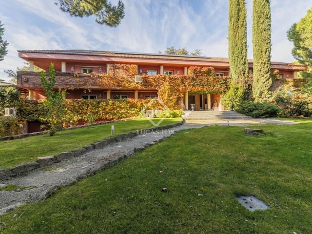 7 bedroom Villa for sale in Boadilla del Monte with pool garage - € 1,950,000 (Ref: 8644470)