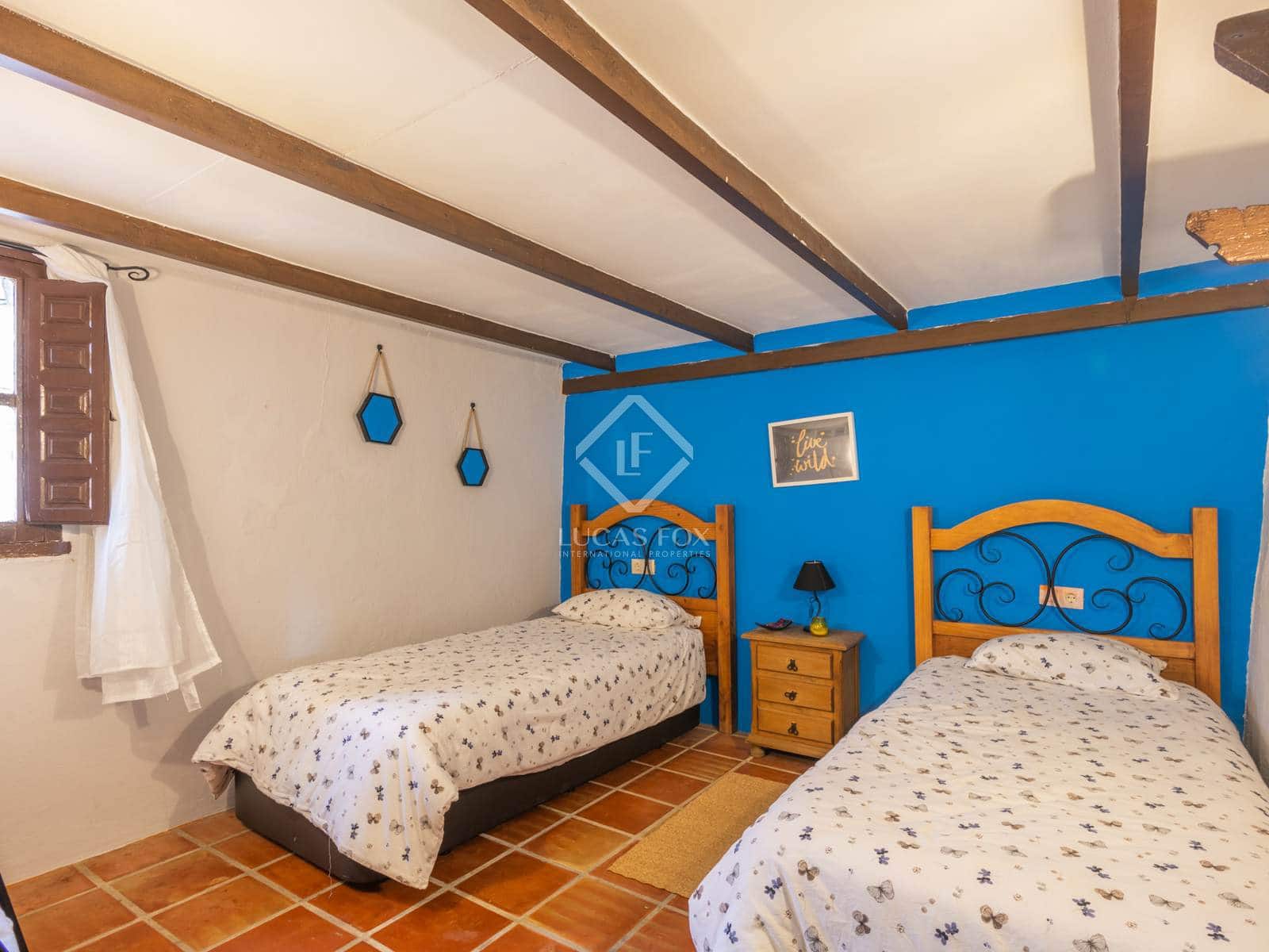 11 soveværelse Finca/Landehus til salg i Malaga by med swimmingpool garage - € 1.250.000 (Ref: 8644477)