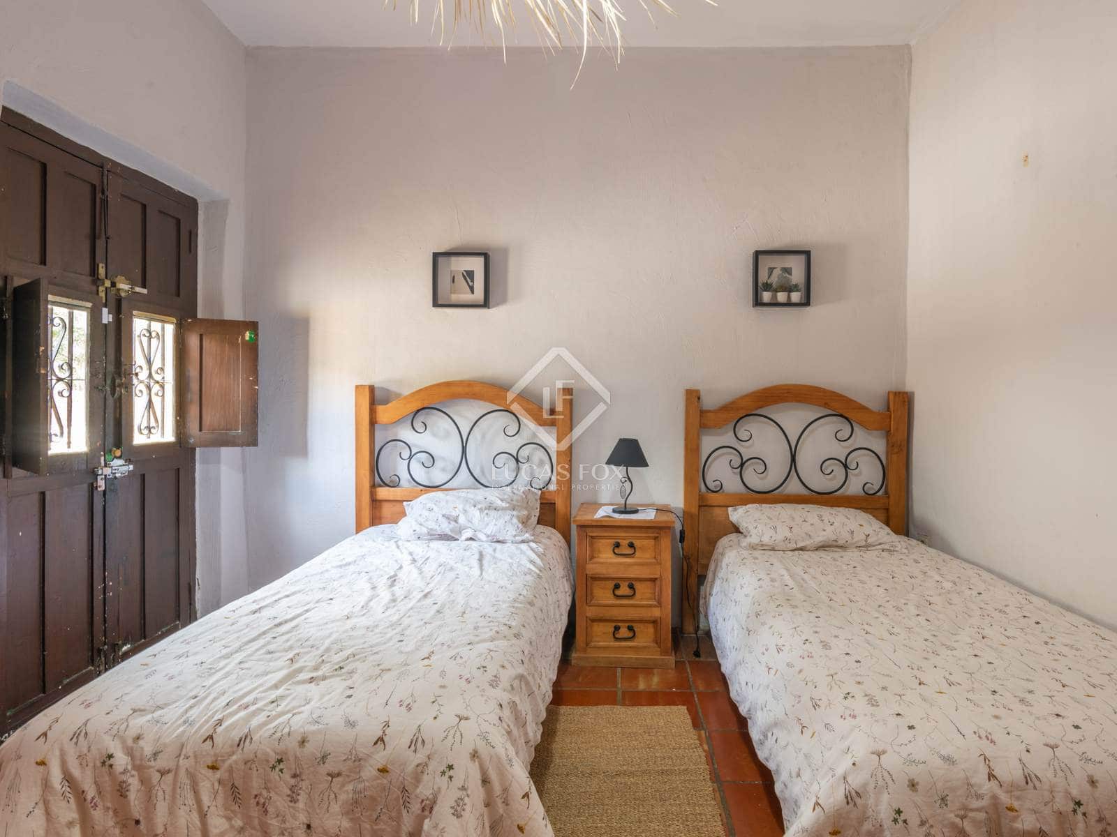 11 soveværelse Finca/Landehus til salg i Malaga by med swimmingpool garage - € 1.250.000 (Ref: 8644477)